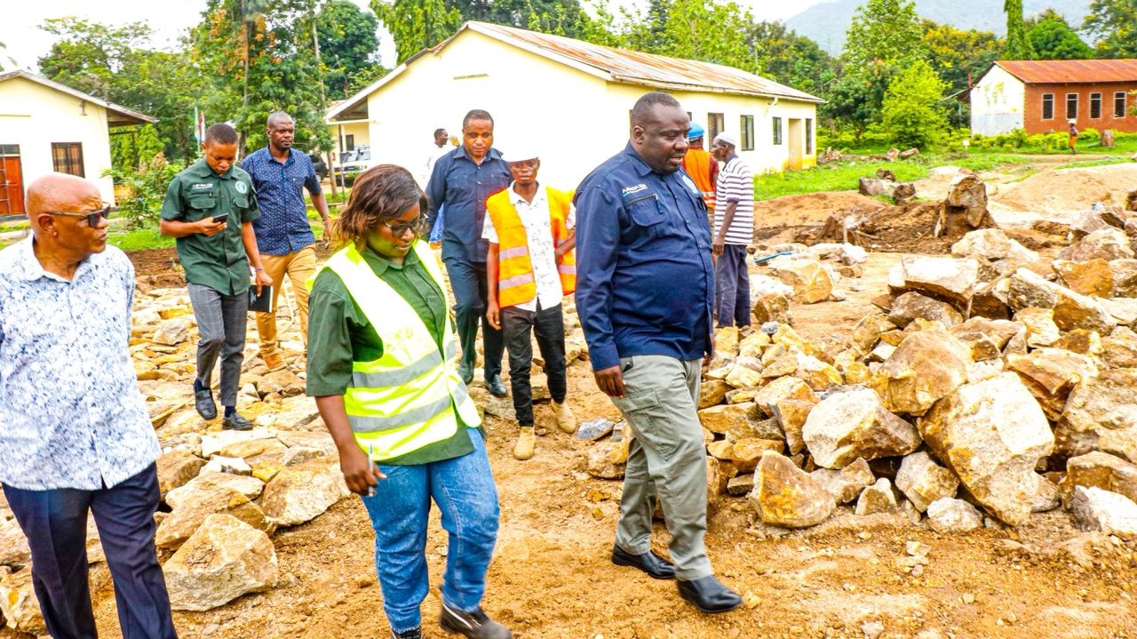 NAIBU KATIBU MKUU ATOA SIKU 14 MKANDARASI KUKAMILISHA UJENZI WA KITUO CHA MAFUNZO YA WAKULIMA