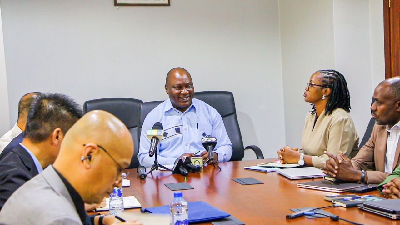 CHONGOLO AKUTANA NA WAWEKEZAJI KUTOKA CHINA KATIKA KUKUZA MAZAO YA KIMKAKATI NA KULETA TEKNOLOJIA ZA KISASA KWA WAKULIMA